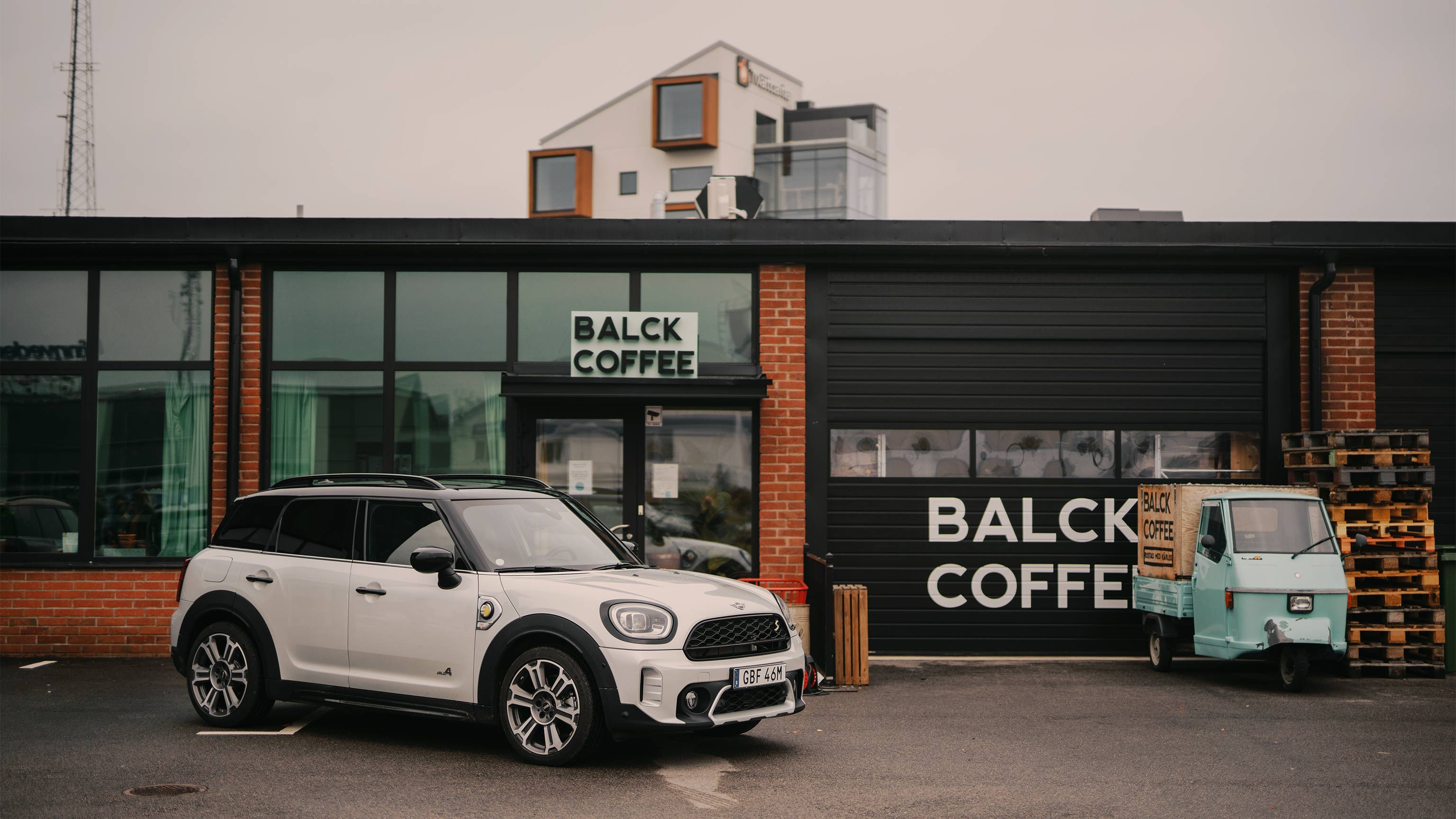 MINIVOICES – Balck Coffee – Electric